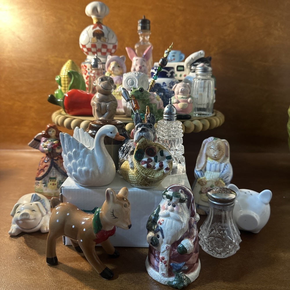 Lot Of 30+ VINTAGE UnMatched Single Salt/Pepper Shakers Crafting Projects